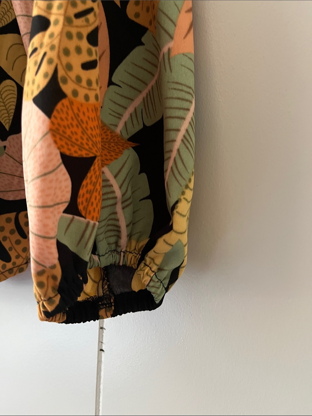 SHEIN Black Tropical Leaf Off-Shoulder Blouse - Picture 4 of 5